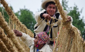 The bridge on the Mall showcased the living tradition of woven architecture, passed through generations of Peruvians. (Photo by Victoria Gunawan, Ralph Rinzler Folklife Archives)