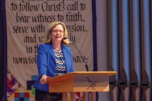 20160420-Chapel-Address-President-Susan-Huxman--082